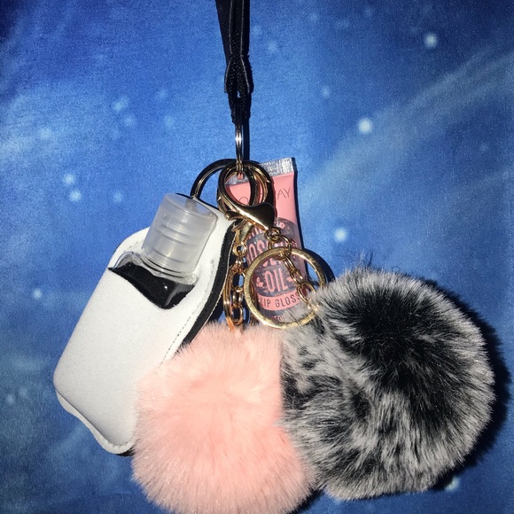 Keychain✨ - Picture 2 of 2